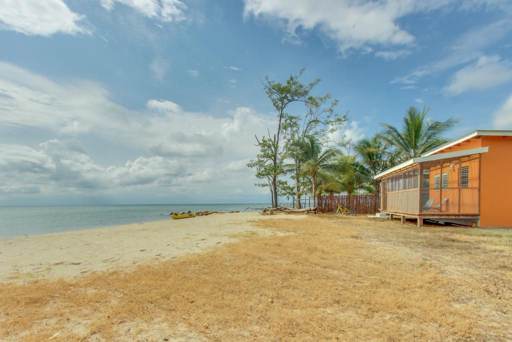 Oceanus Cabanas Dangriga Exterior photo