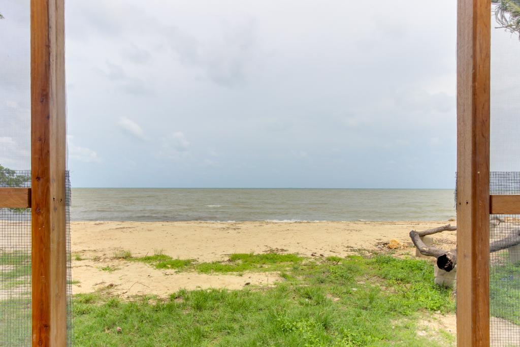 Oceanus Cabanas Dangriga Exterior photo